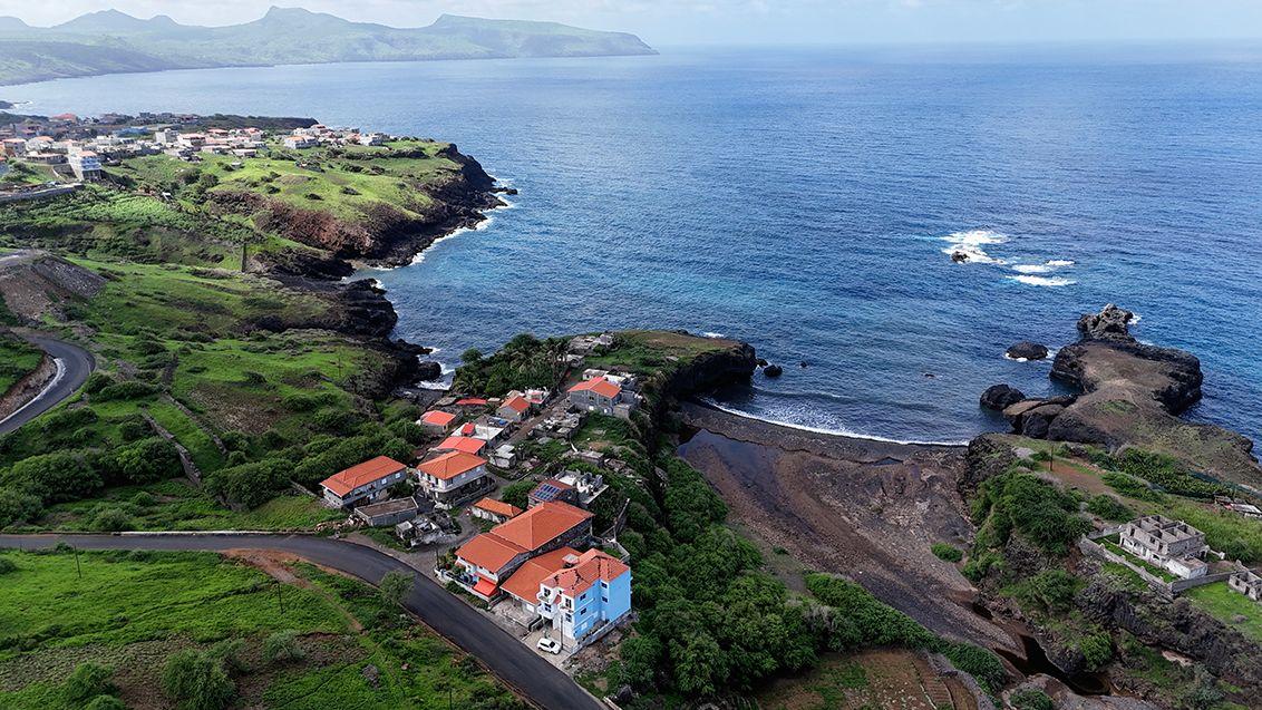 Viagens Pela Minha Terra: Quando “de Bilimboa a Achada Meio” significa “de ponta a ponta”